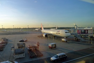 1泊3日、シンガポールの旅 - 日本航空のJAL712便