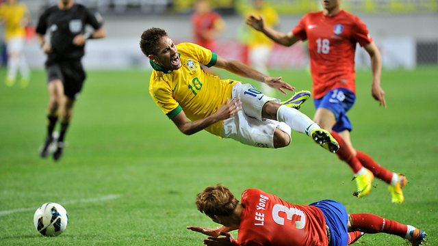 ネイマールにファウルをしまくった韓国への海外の反応 ワールドサッカーファン 海外の反応