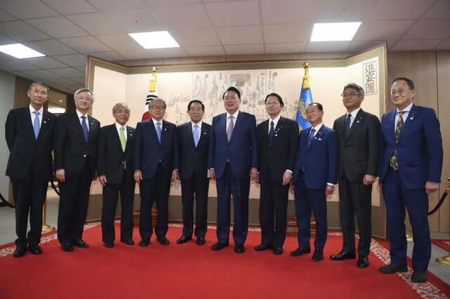 韓国大統領「歴史問題の政治利用にはNO」外国人「お手並み拝見」