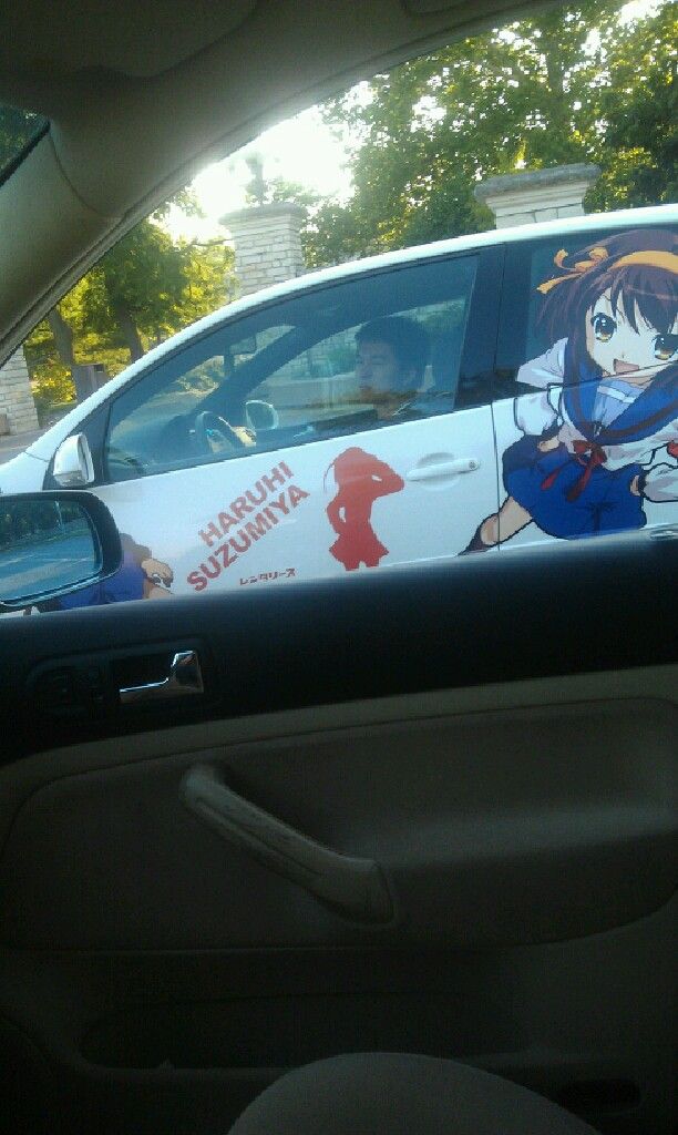日本のアニメの痛車が 俺の車の横にピタッと停まった 海外の反応 海外の反応プリーズ