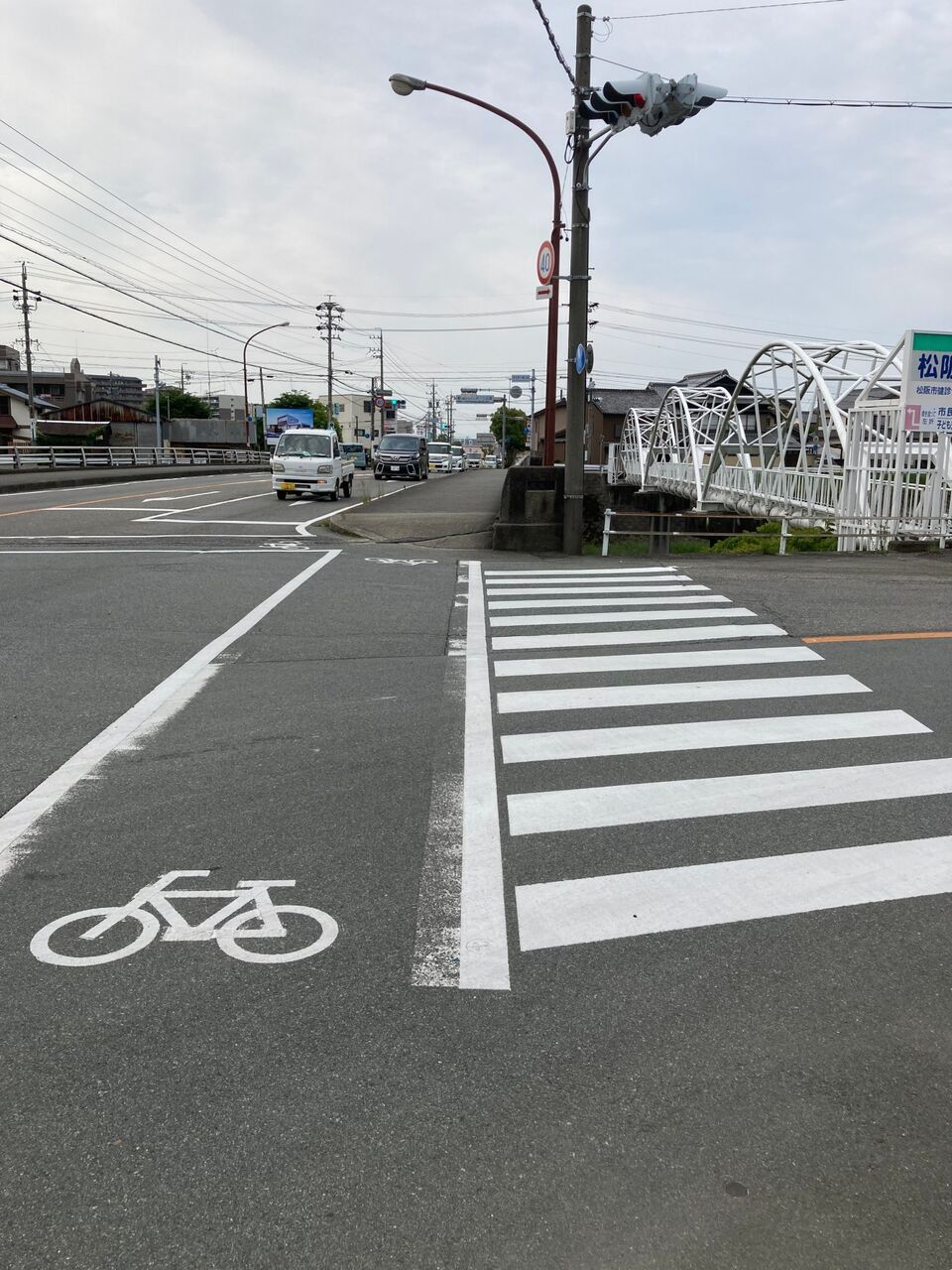 横断歩道・自転車用のラインは引かれた : 松阪市議会議員 海住恒幸 ブログ