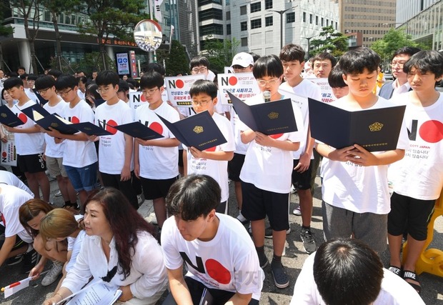 日本人女性への暴行 誇張された「韓流ブーム」が遠因か 「韓国男は日本女にモテモテ」「日本女は軽い」 	YouTube動画>2本 ->画像>43枚 
