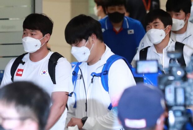野球韓国代表チーム 頭を下げたまま帰国の途 キム ギョンムン監督 申し訳ありません 韓国の反応 ろいアンテナ 野球韓国代表チーム 頭を下げたまま帰国の途 キム ギョンムン監督 申し訳ありません 韓国の反応 ろいアンテナ