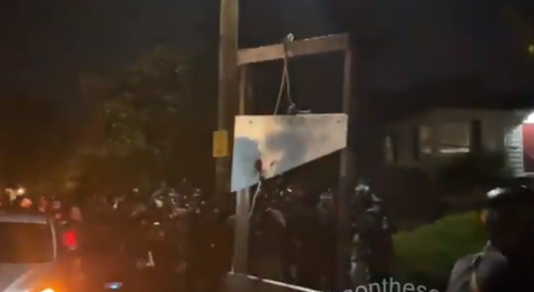 98FFC6E9-5AC1-49E3-A060-66ACE0472B2B