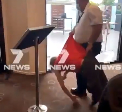 915DF1CD-6FAF-4741-B5D8-675A70CFDA8F