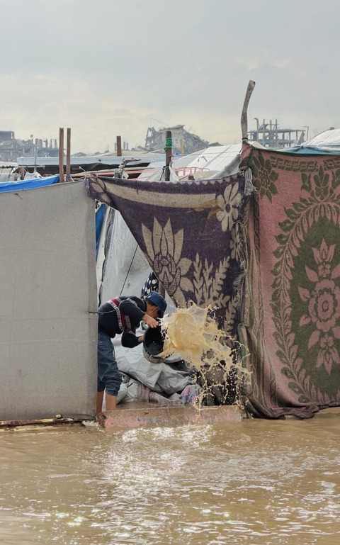 7D81B302-B361-4354-815E-34CA2468F72E