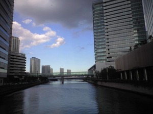 三井ビルそばの運河