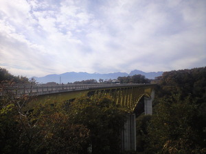 2010年11月7日大橋から南アルプス
