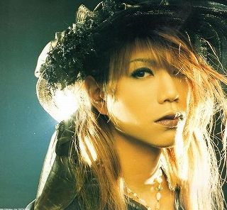 Shinya-dir-en-grey-21187802-500-464