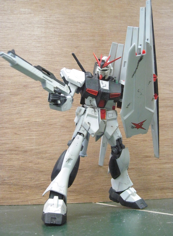 １ １００ N ニュー ガンダム完成 中央工学校 模型同好会