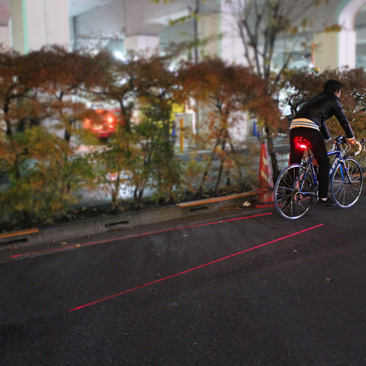 自転車 の 後ろ に 追突 されない led ガイド