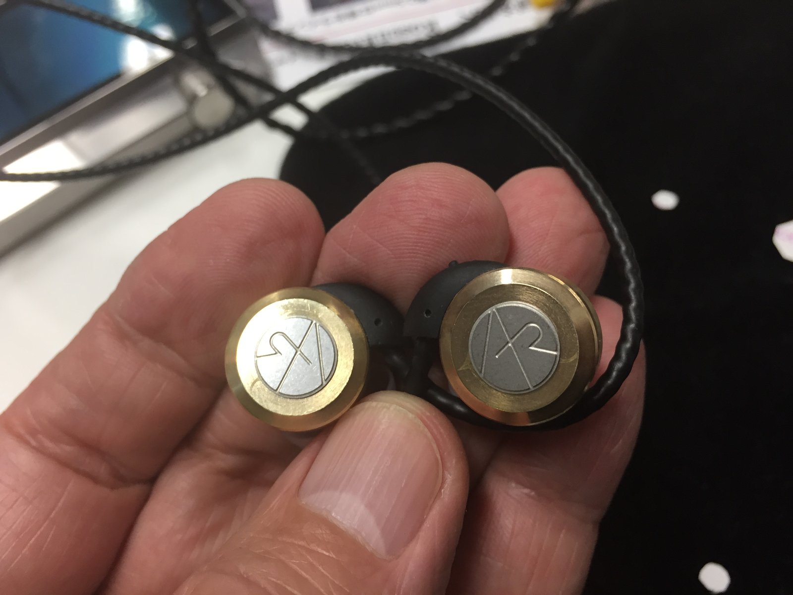 無垢金属削り出し筐体の魅力 Kaiser Sound ブログ