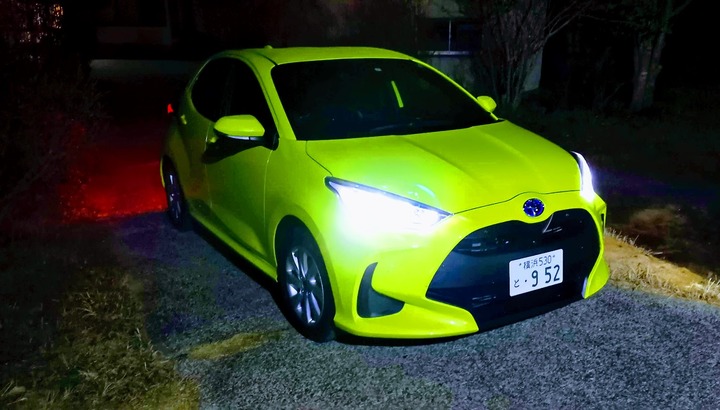 2018夜のヤリス