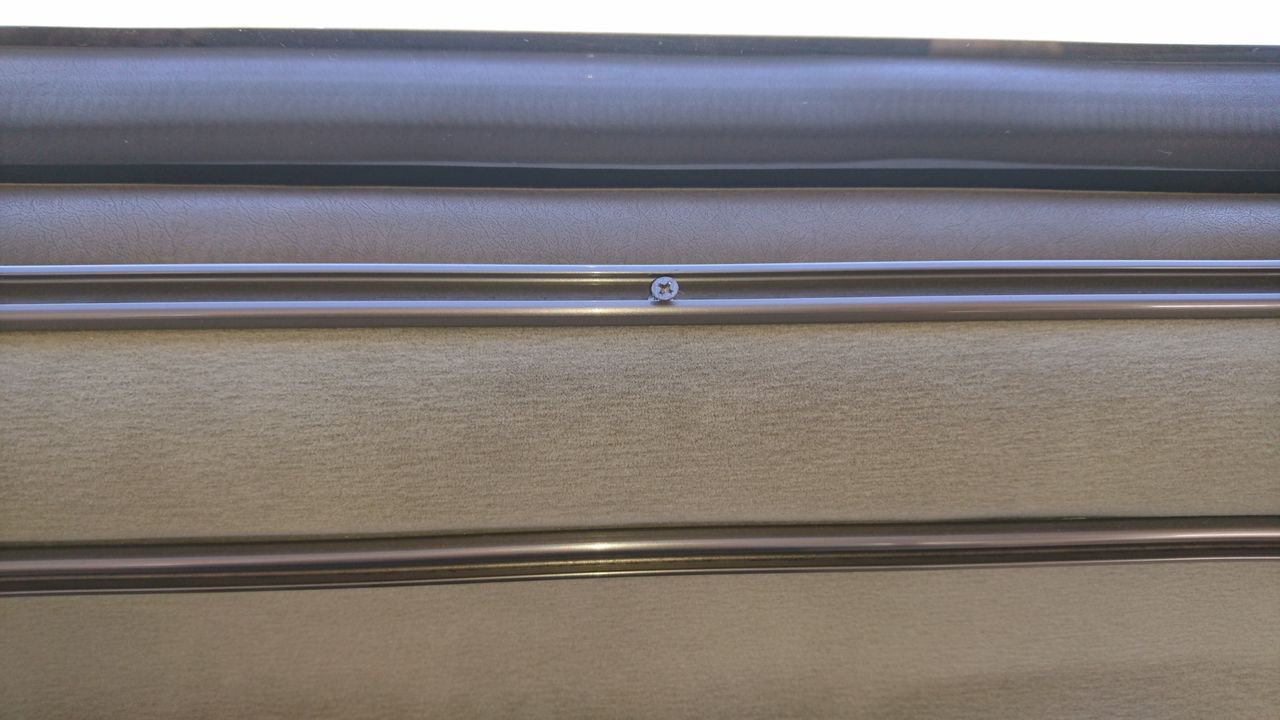 日本クラシックワンボックス保存協会 第三十五回 テーマ３ あるある レースカーテンレール修理 テーマはクラシックワンボックスの １ 保存 ２ 車界的地位向上 ３ 健康維持増進 ４ その他 を訴求 日本クラシックワンボックス保存協会