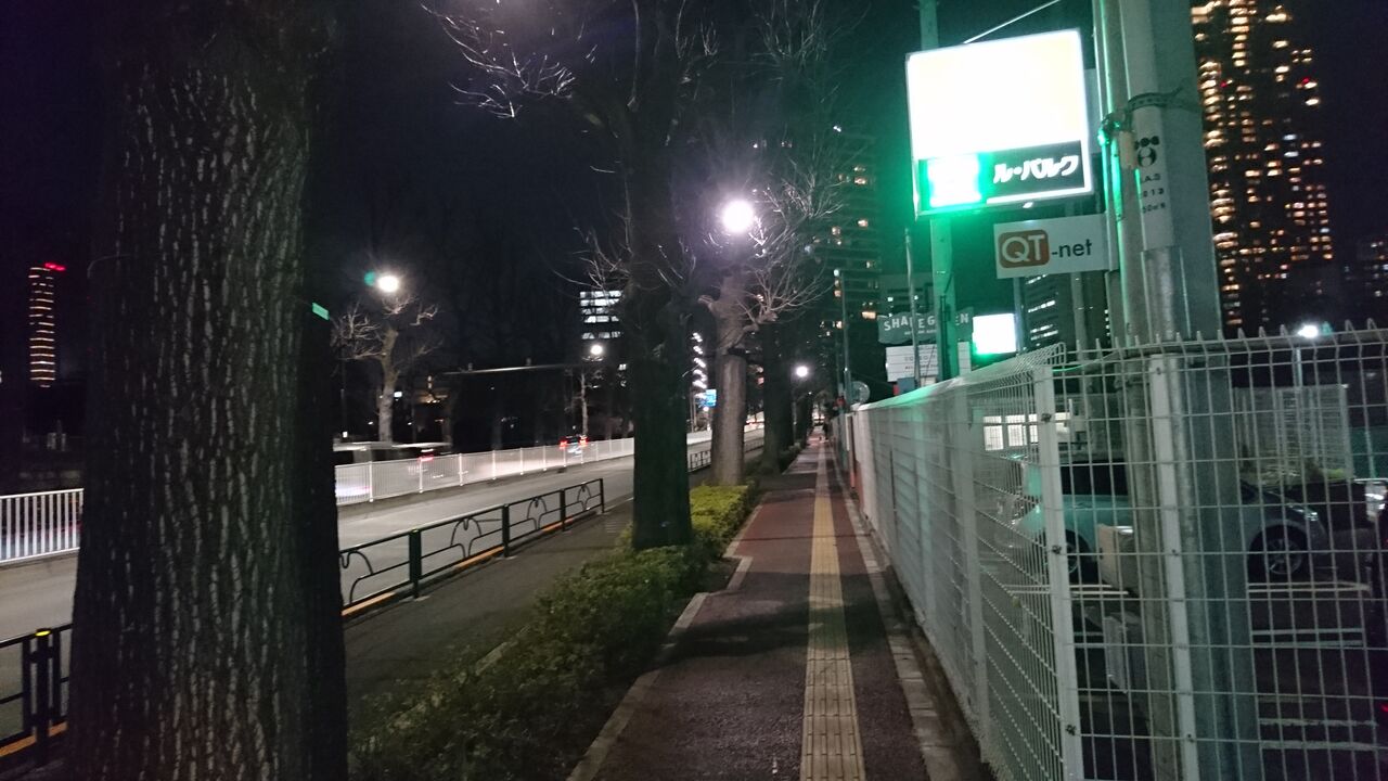 バスコン東京車中泊協会 第八十回 青山周辺 東京都港区南青山一丁目 東京都 都内車中泊場所情報となります Toyota Coaster Motorhome 駅直結型車中泊施設 とれいんパーク の普及を バスコン東京車中泊協会