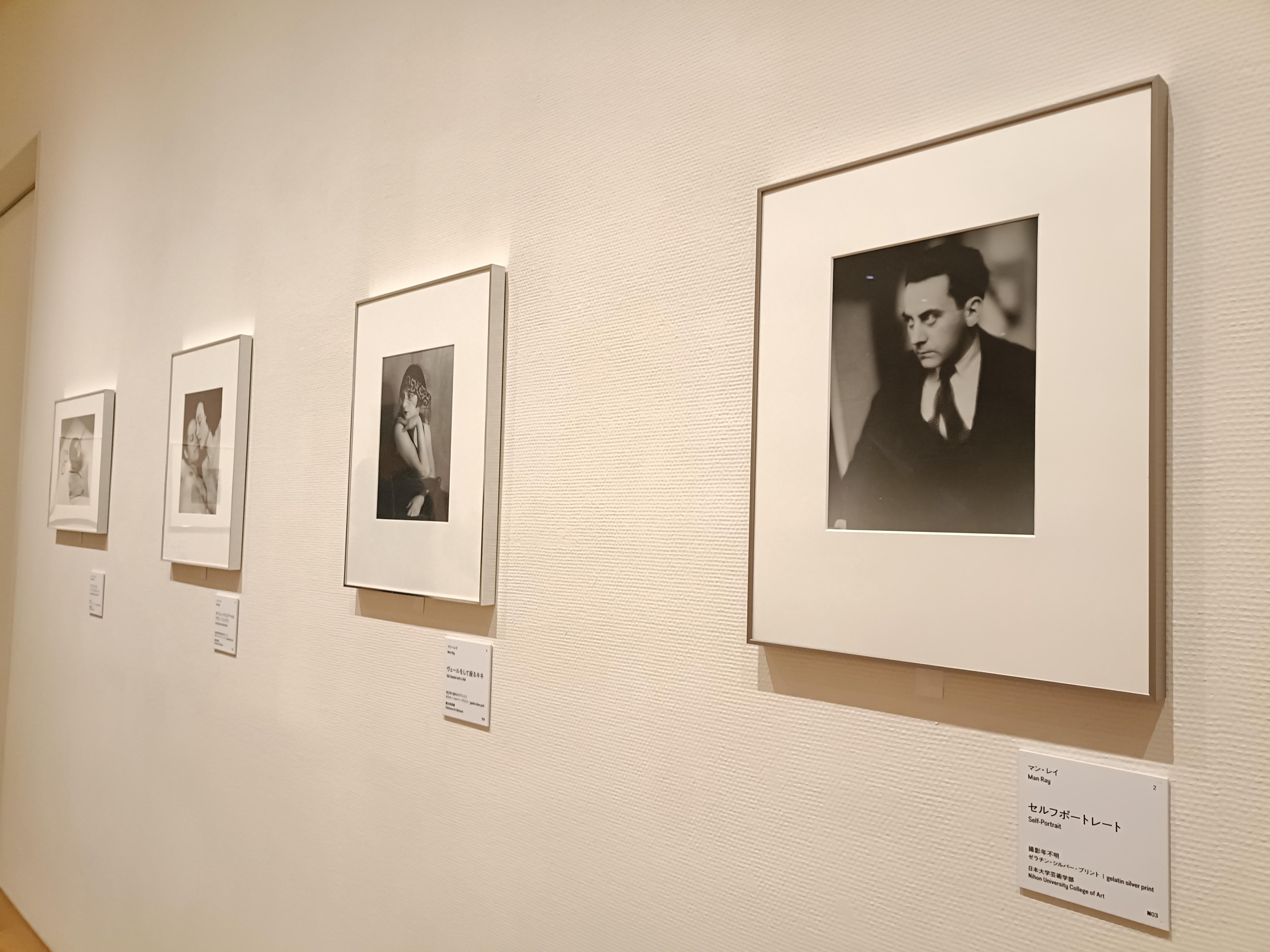 フジタと写真との深い関わりに光を当てる「藤田嗣治 絵画と写真