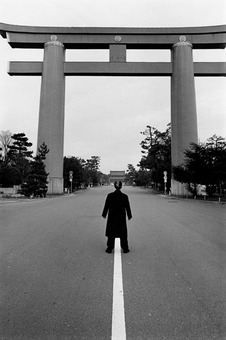 14_森村泰昌《星男（平安神宮にて）》1990_2004年　京都国立近代美術館蔵