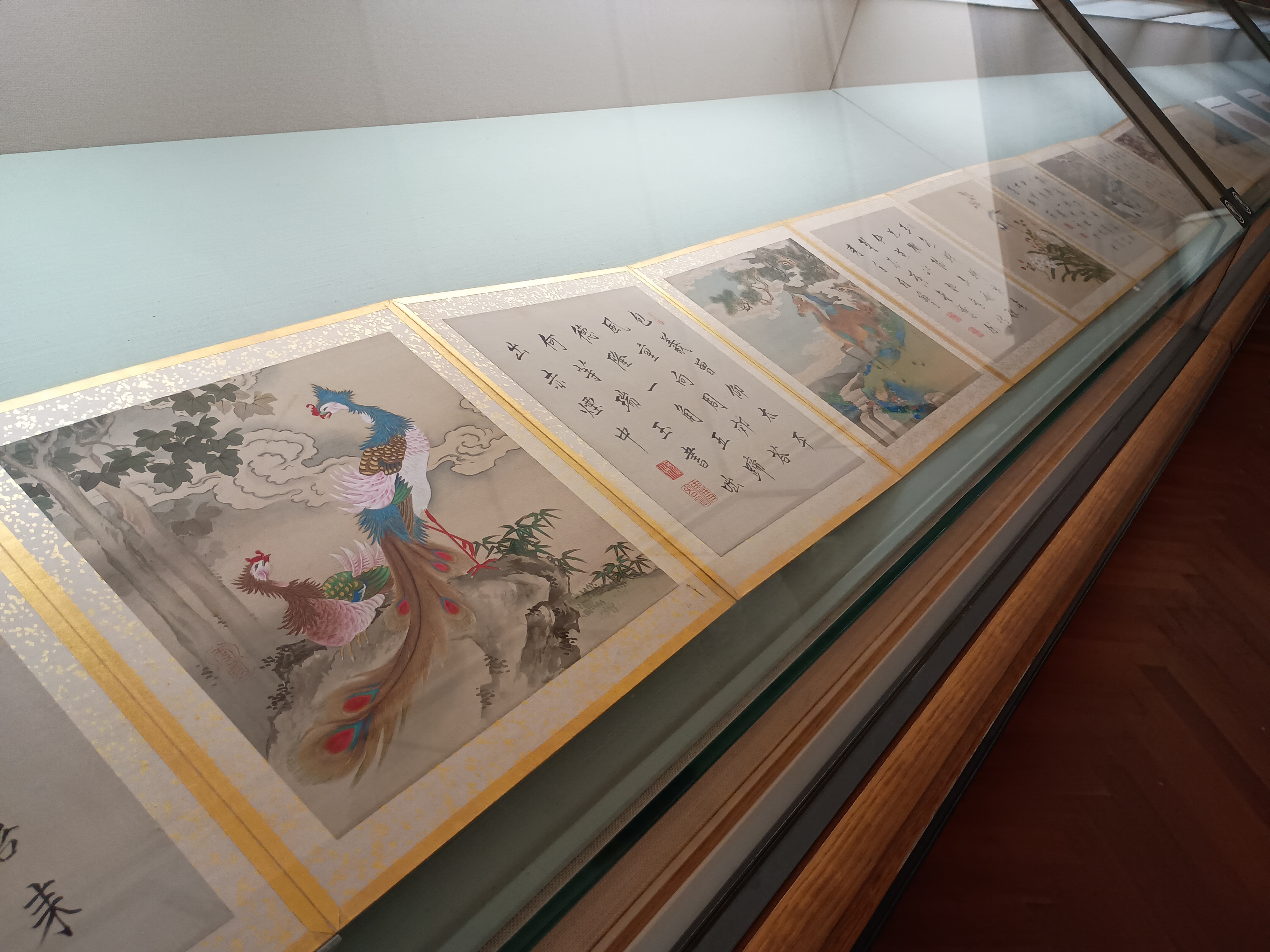 2025年の干支である「巳（へび）」にまつわる古今東西の作品を紹介