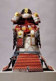 図02_赤絲縅大鎧(複製)_千葉県立中央博物館大多喜城分館