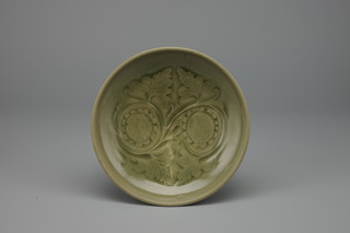 05_01522_青磁刻花花唐草文鉢_入江