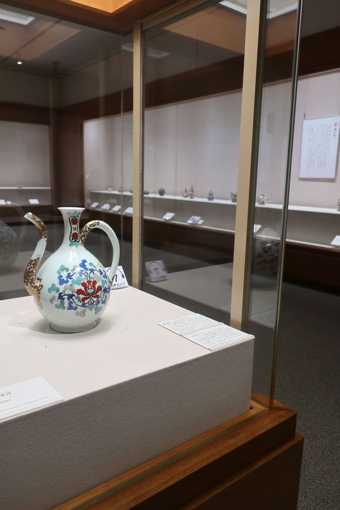すぐったレディース福袋 中国明時代早期竜泉窯の花瓶 （中国明時代早期竜泉窯の花瓶 工芸品
