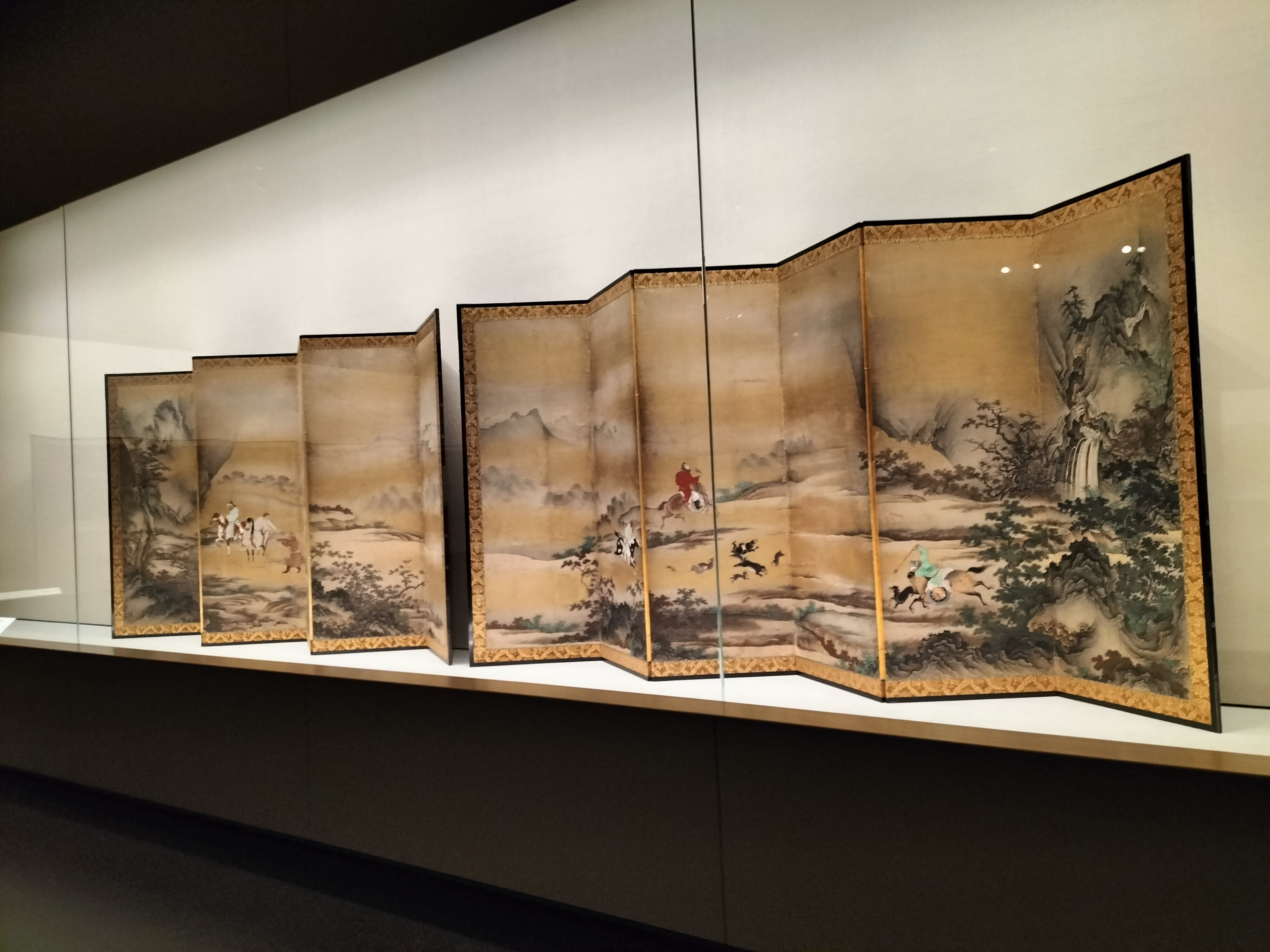 特別展「将軍家の襖絵 ─屏風絵でよみがえる室町の華─」根津美術館