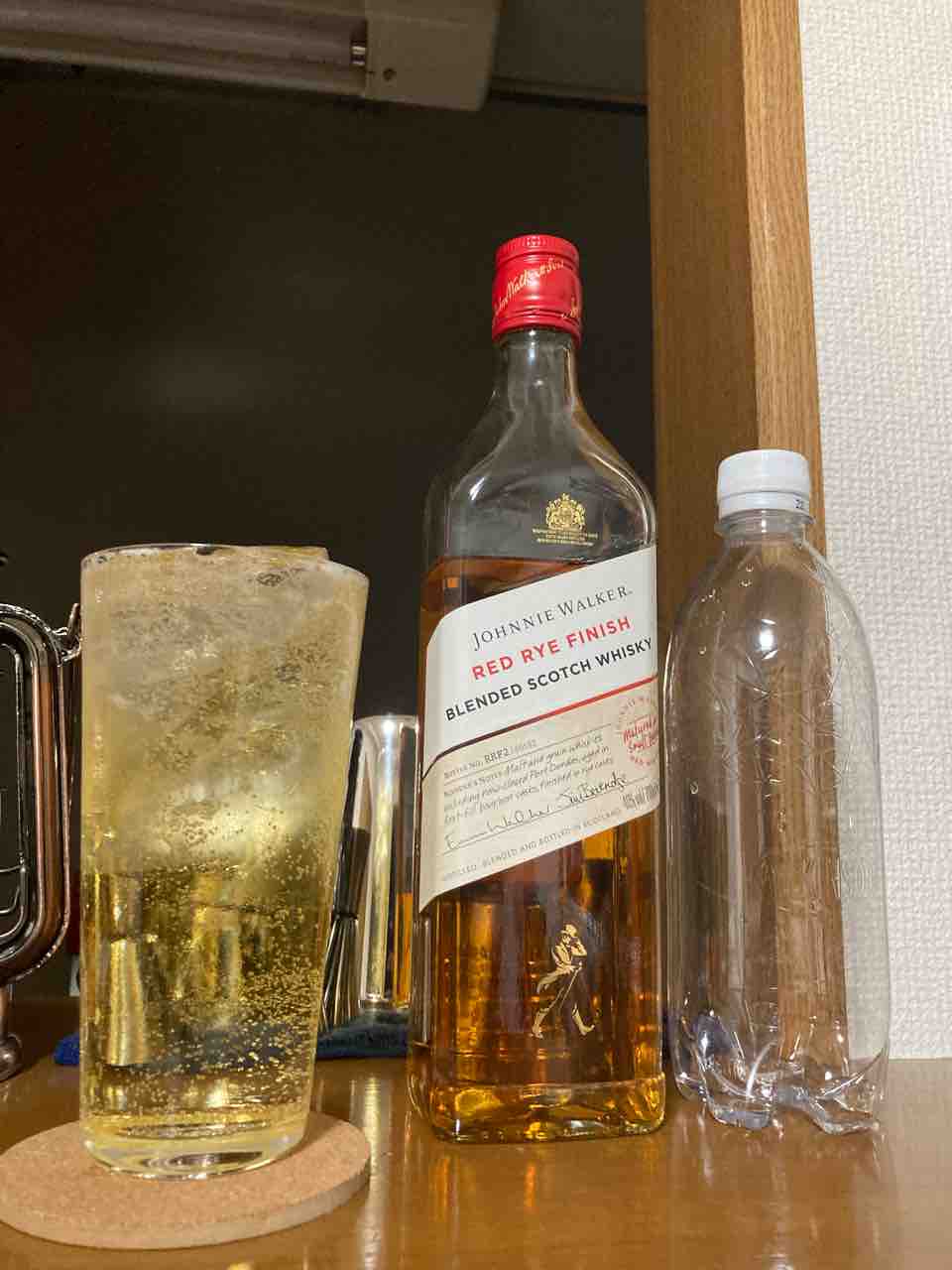 カイ太郎の晩酌日記 122杯目 ジョニーウォーカー レッドライ カイ太郎の晩酌日記 122杯目 ジョニーウォーカー レッドライ