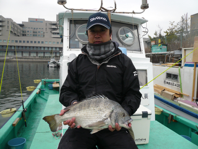 神奈川横浜新山下本牧橋の釣り船 海遊丸 東京湾で出船中 貸竿 餌無料 会社の慰安としても 横浜新山下本牧橋の釣り船 海遊丸 ブログ
