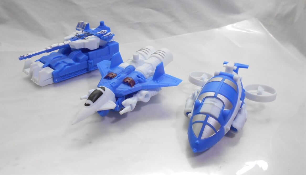 ダイソー 変身ロボット（前編） : 玩具店：ぜんまいの森