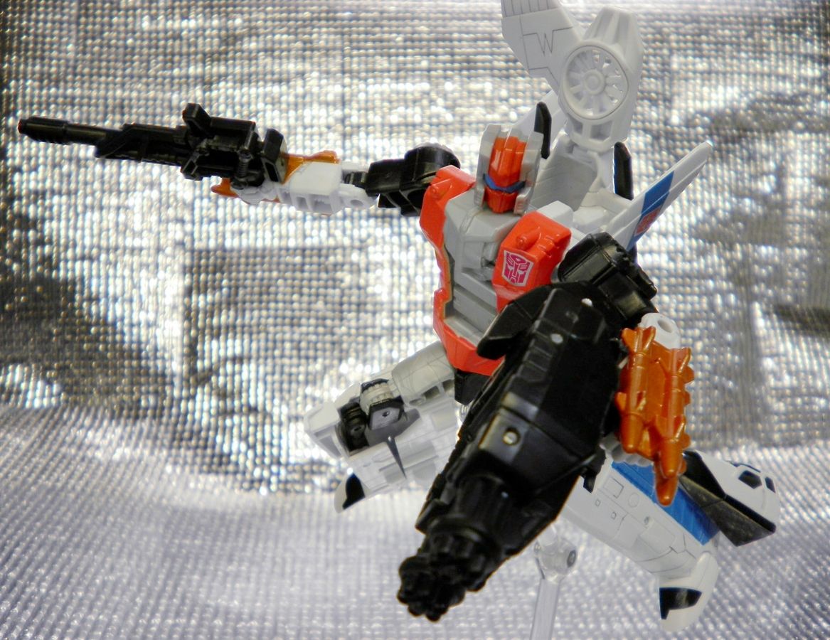 トランスフォーマー コンバイナーウォーズ アルファブラボー Amazon.com: Transformers Generations Deluxe Alpha Bravo