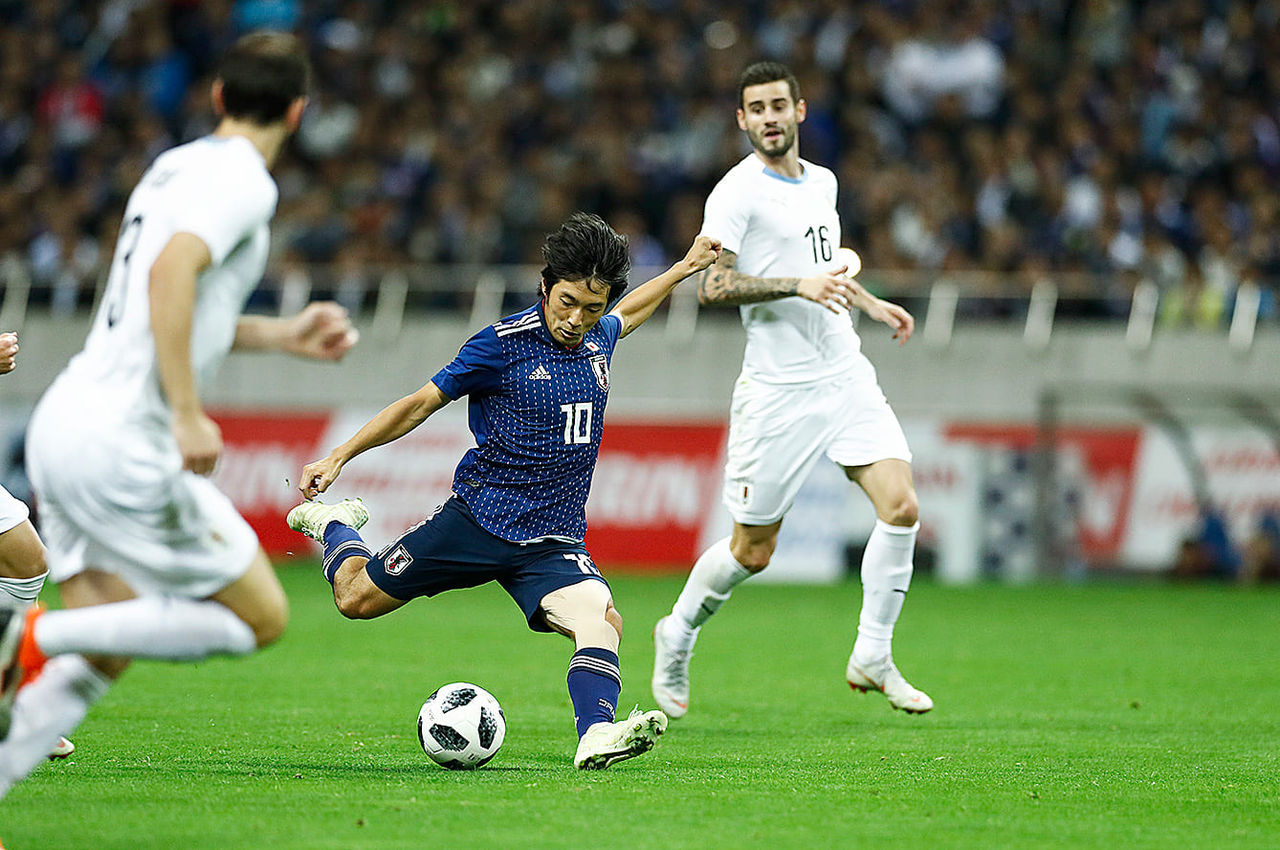サッカー 日本の宝中島翔哉 24 Fcポルト 背番号8 移籍金億 これなんだよな シロクマニュースまとめ サッカー 日本の宝中島翔哉 24 Fcポルト 背番号8 移籍金億 これなんだよな シロクマニュースまとめ