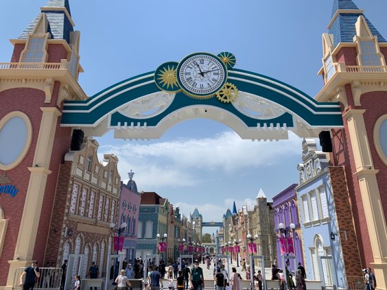 6560CA37-E2DF-454A-8AFD-1AB7F9468D00