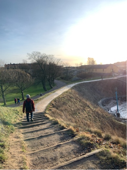 C353EE40-6221-401E-9754-13B32380B28B