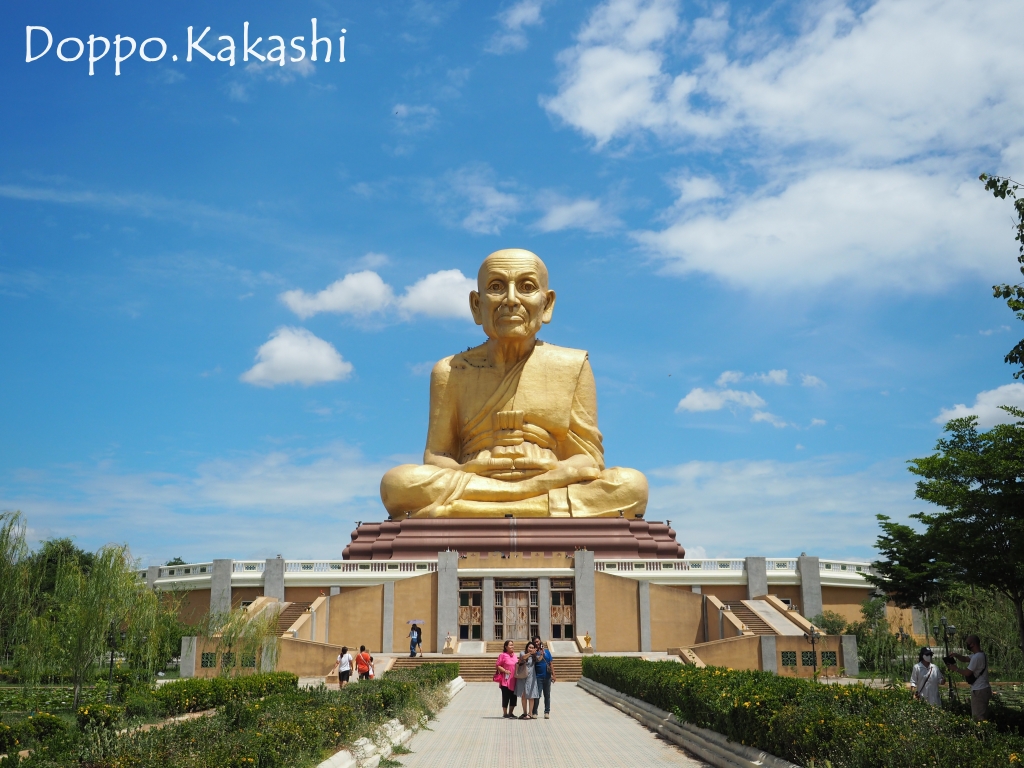 タイの有名な高僧であるルアン・プー・トゥアトの仏像アミュレット付け品無し タイの有名な高僧であるルアン・プー・トゥアトの仏像