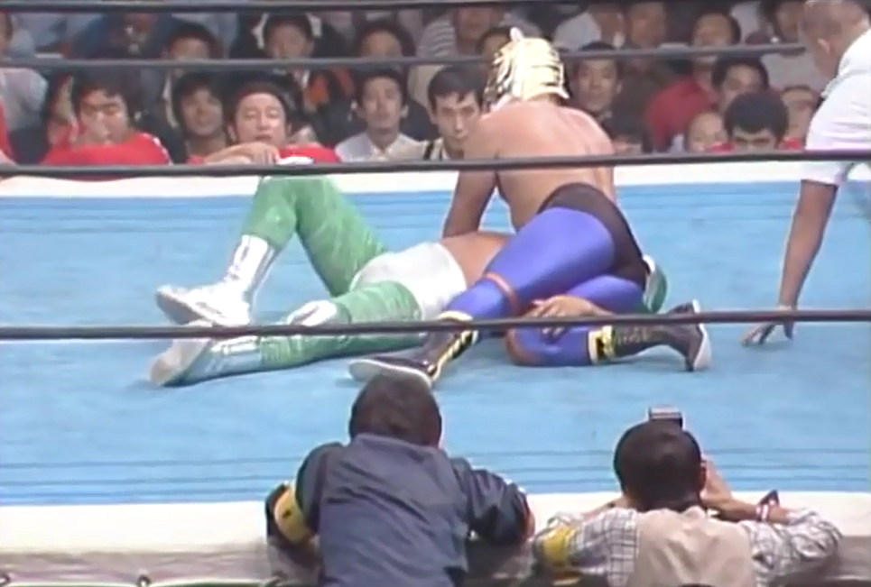タイガーマスク 対 M・ハリケーン(1981.10.8) : 明るく タイガーマスク 対 M・ハリケーン(1981.10.8) : 明るく