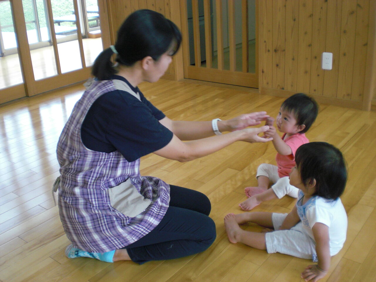 きいちごさんも 室内遊びを楽しんでいます 子育てセンターかきのみのブログ きいちごさんも 室内遊びを楽しんでいます 子育てセンターかきのみのブログ