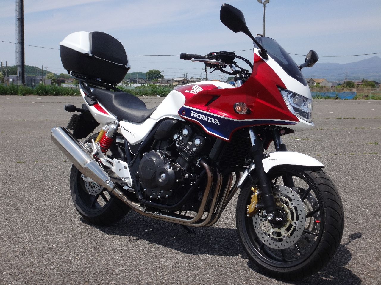 Honda Dreamから400x入庫の連絡あり ｲｲﾈ Cbr400r ｎc56 と400x Nc56 の散在禄