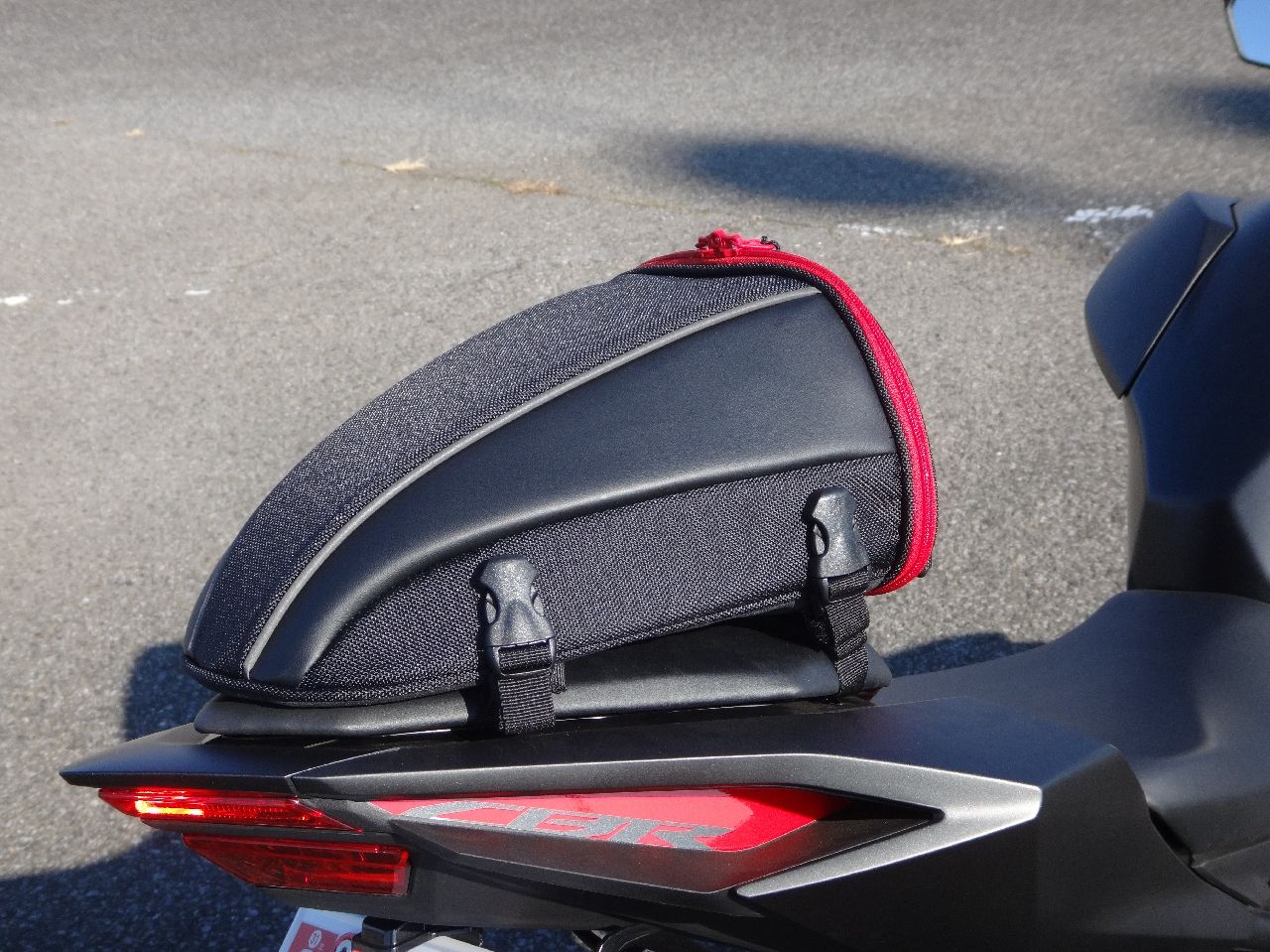 Henlybegins Dh 709 シートバッグ 装着 Cbr400r ｎc56 と400x Nc56 の散在禄