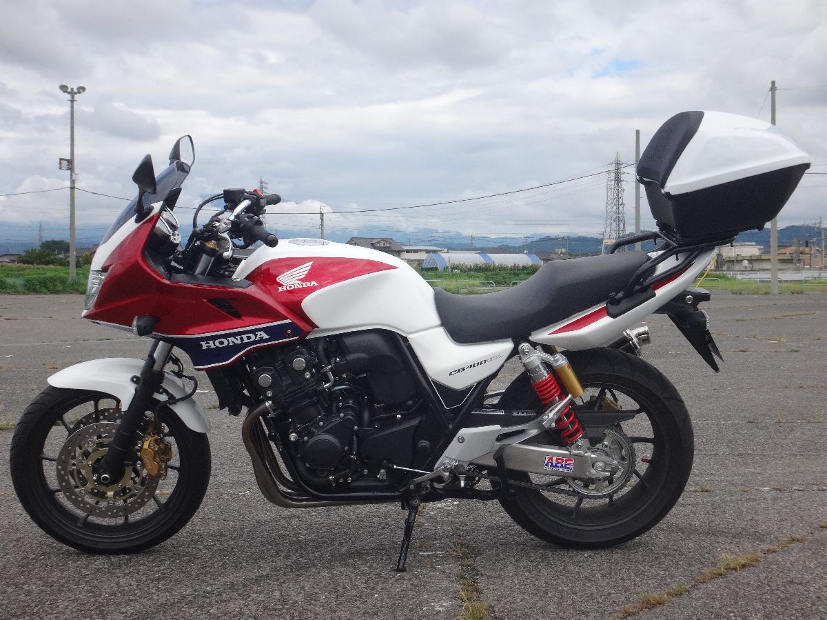 Cb400sb Nc42 にhonda純正トップボックス Cbr400r ｎc56 と400x Nc56 の散在禄