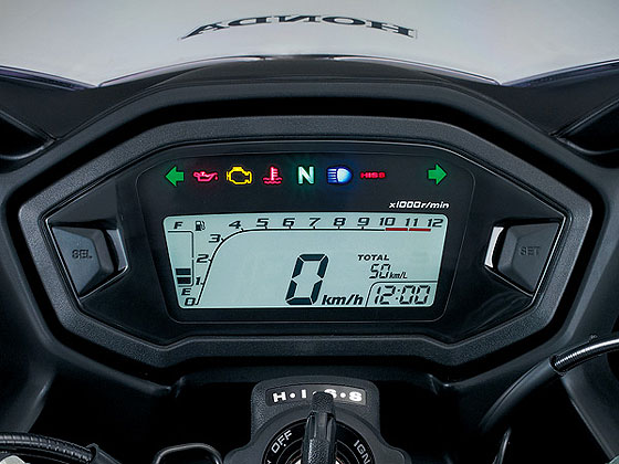 Cbr400rのメータについて W ｼｮﾎﾞｰﾝ Cbr400r ｎc56 と400x Nc56 の散在禄