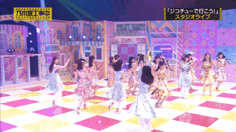 どうして飛鳥ちゃんはパフォーマンス中に よだっちょと だるまさんが転んだで遊びはじめるんですか 透明な上り坂 乃木坂46まとめ どうして飛鳥ちゃんはパフォーマンス中に よだっちょと だるまさんが転んだで遊びはじめるんですか 透明な上り坂 乃木坂46まとめ
