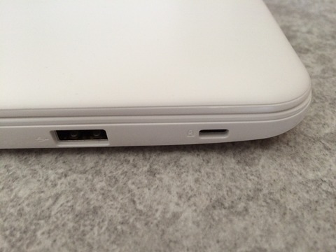 Chromebook C300MA 右側面