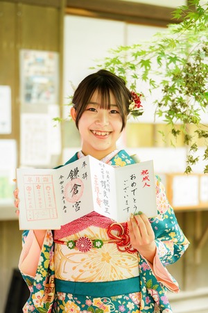 成人式振袖前撮り 神社 ロケーションフォト1