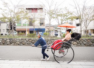 鶴岡八幡宮 七五三 人力車ロケーションフォト2