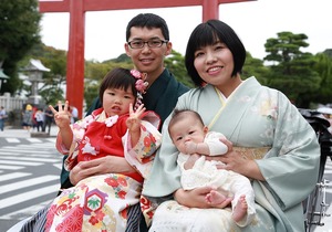 鶴岡八幡宮七五三人力車ロケーション撮影