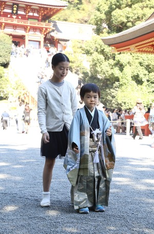 鶴岡八幡宮七五三写真姉弟