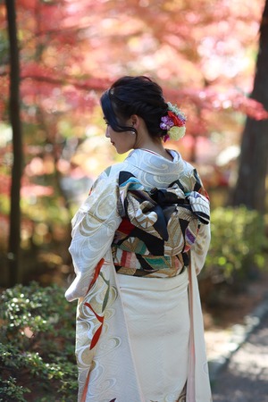 鶴岡八幡宮紅葉成人振袖ロケーション写真１