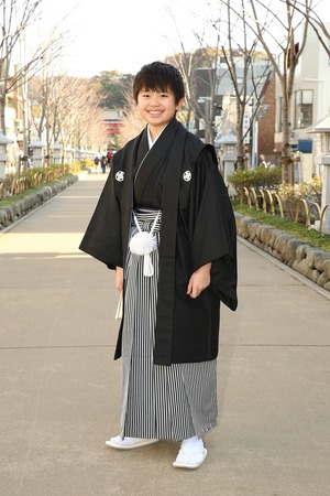 鎌倉小学生卒業袴男児20