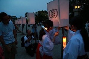 八幡宮ぼんぼり祭1