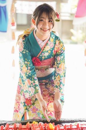 成人式 振袖 前撮り 神社 ロケーションフォト10
